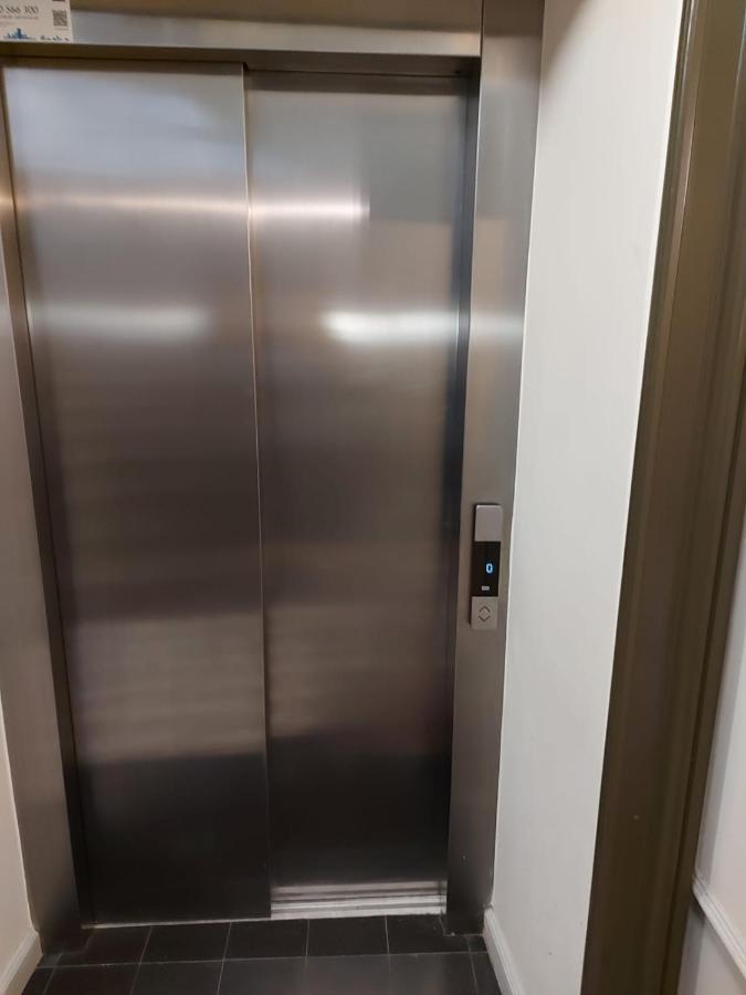 Uroczy Apartament 2 Stare Miasto Kraków Cracóvia Exterior foto